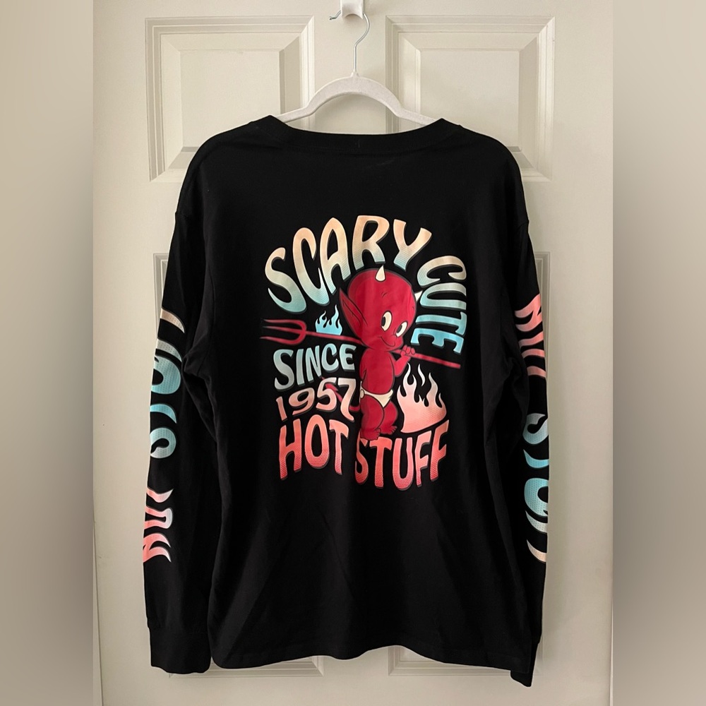 Men’s Hot Stuff Scary Cute Black long sleeve multi color graphic shirt size XL